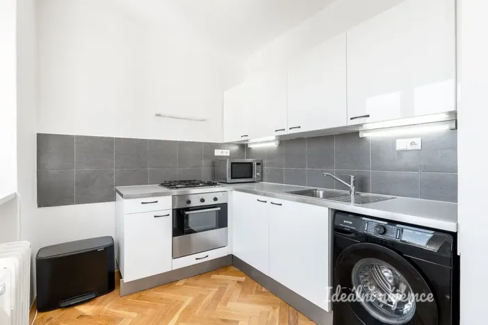 Pronájem bytu 2+kk, Praha, Argentinská, 44 m2