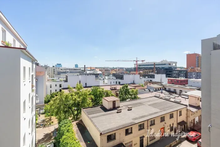 Pronájem bytu 2+kk, Praha, Argentinská, 44 m2