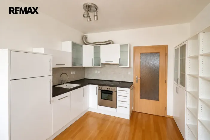 Pronájem bytu 1+kk, Praha - Motol, Jeřabinová, 35 m2