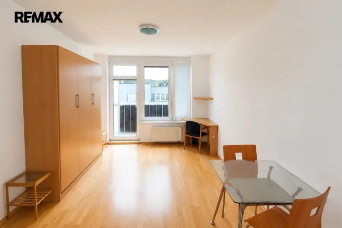 Pronájem bytu 1+kk, Praha - Motol, Jeřabinová, 35 m2