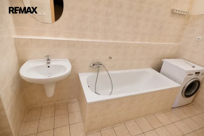 Pronájem bytu 1+kk, Praha - Motol, Jeřabinová, 35 m2