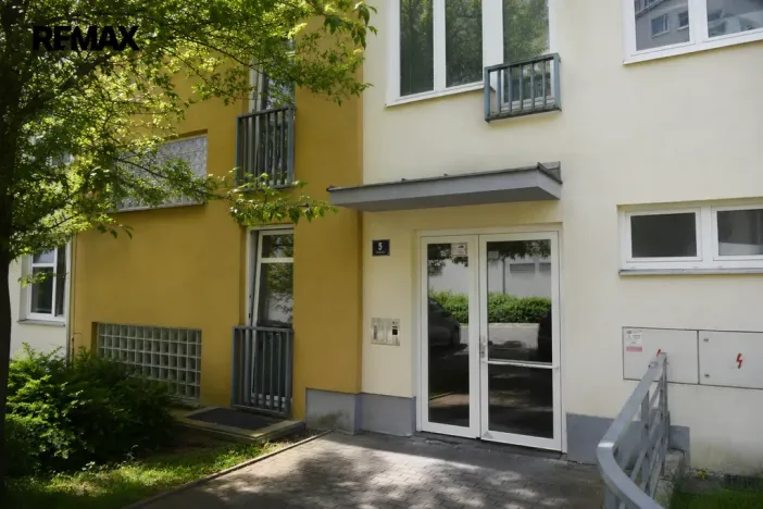 Pronájem bytu 1+kk, Praha - Motol, Jeřabinová, 35 m2