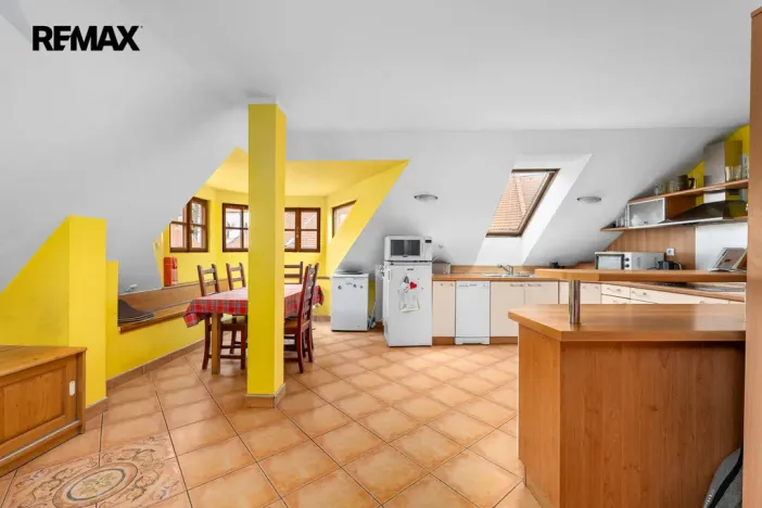 Prodej atypického bytu, Volyně, náměstí Svobody, 126 m2
