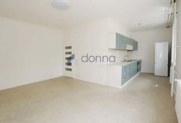Pronájem bytu 1+kk, Praha, Hartigova, 36 m2