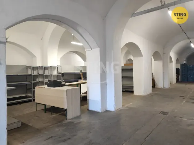 Pronájem skladu, Opava, Vančurova, 350 m2