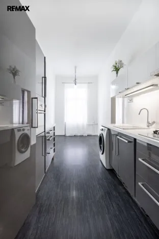 Pronájem bytu 3+1, Karlovy Vary, T. G. Masaryka, 74 m2