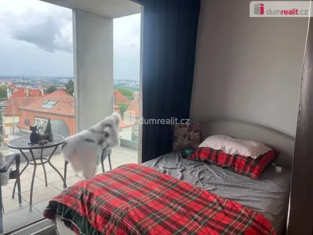 Pronájem bytu 2+kk, Praha, Korunní, 75 m2