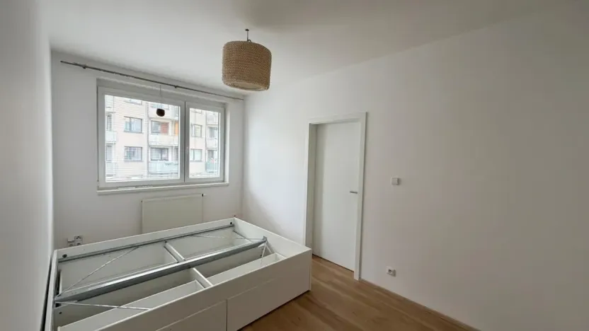 Pronájem bytu 2+kk, Praha - Střížkov, Makedonská, 48 m2