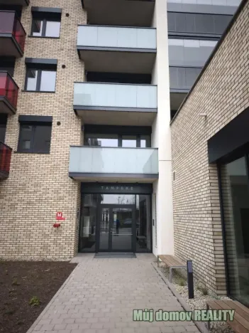Pronájem bytu 2+kk, Praha - Hloubětín, 48 m2