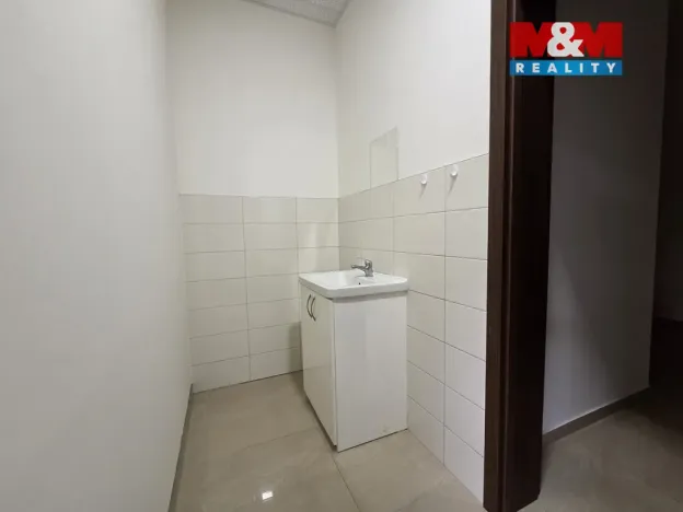Pronájem obchodního prostoru, Rostoklaty, 190 m2
