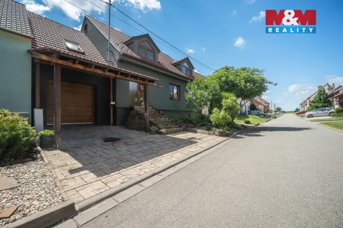 Prodej rodinného domu, Hovorany, 262 m2