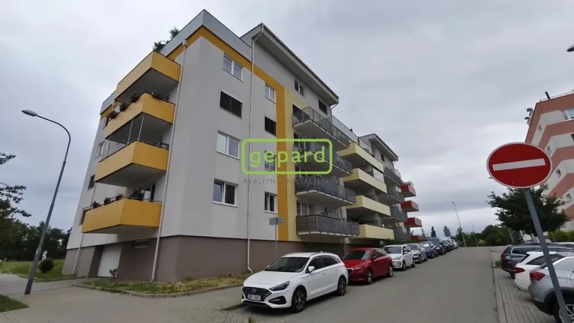 Pronájem bytu 1+kk, Brno - Žebětín, Lišejníková, 31 m2