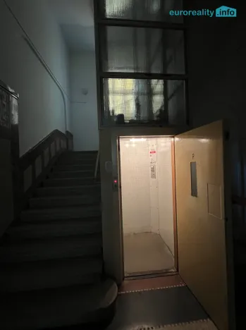 Prodej bytu 2+kk, Mariánské Lázně, Hlavní třída, 46 m2