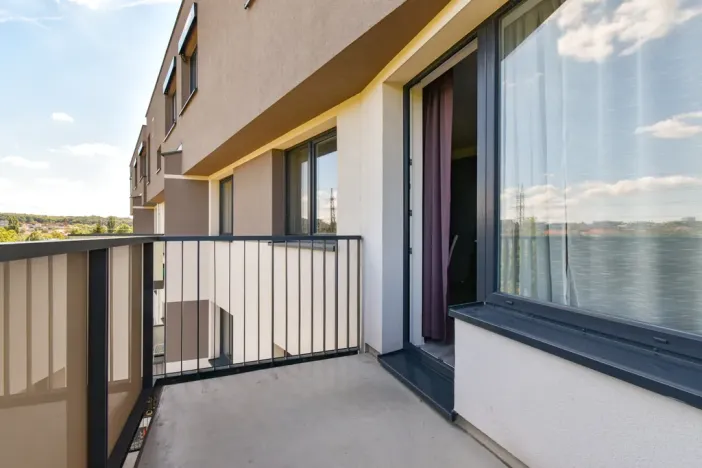 Pronájem bytu 1+kk, Praha - Hloubětín, Granitova, 40 m2