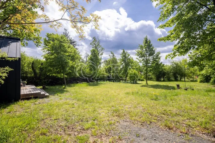 Prodej pozemku pro bydlení, Mníšek pod Brdy, V Zahrádkách, 2100 m2