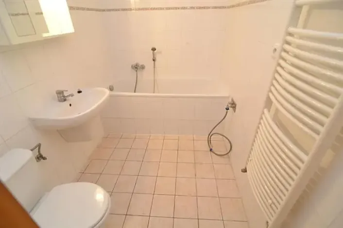 Pronájem bytu 1+kk, Praha - Vinohrady, Hradecká, 37 m2