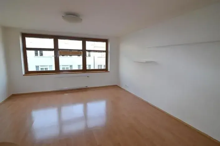 Pronájem bytu 1+kk, Praha - Vinohrady, Hradecká, 37 m2