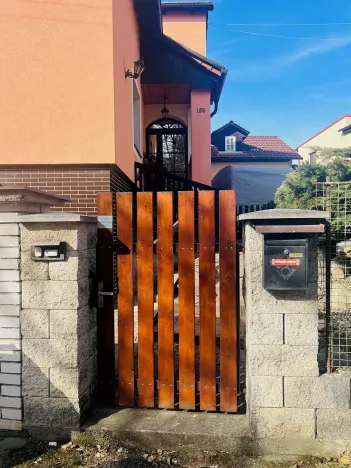 Pronájem bytu 2+1, Jesenice, K Belnici, 90 m2