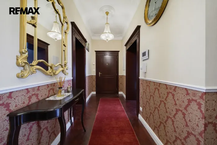 Prodej bytu 3+1, Karlovy Vary, nábřeží Jana Palacha, 94 m2