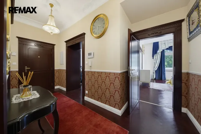 Prodej bytu 3+1, Karlovy Vary, nábřeží Jana Palacha, 94 m2
