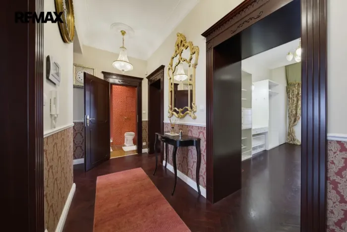 Prodej bytu 3+1, Karlovy Vary, nábřeží Jana Palacha, 94 m2