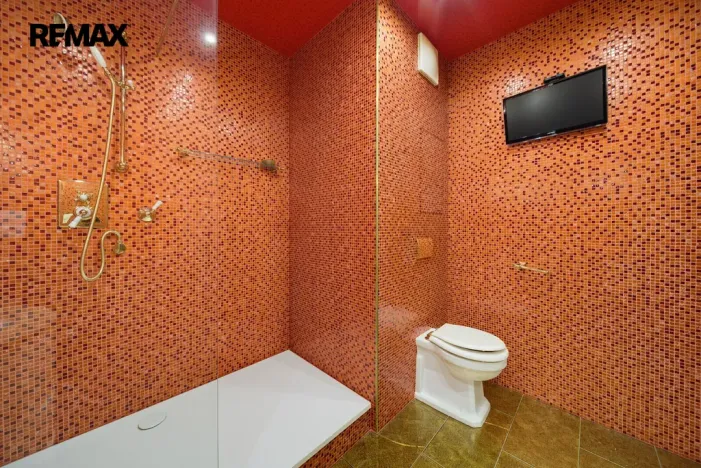 Prodej bytu 3+1, Karlovy Vary, nábřeží Jana Palacha, 94 m2