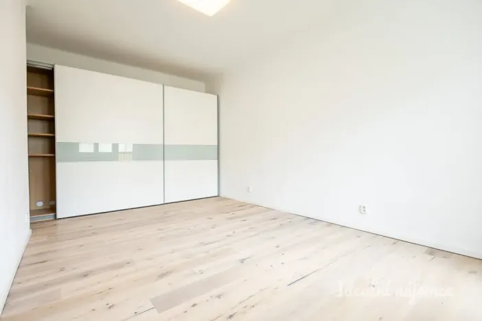 Pronájem bytu 3+kk, Praha - Vysočany, Staromlýnská, 58 m2