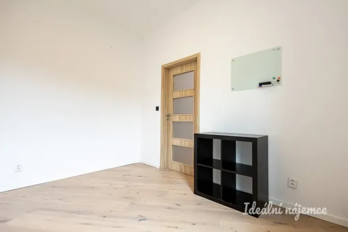 Pronájem bytu 3+kk, Praha - Vysočany, Staromlýnská, 58 m2