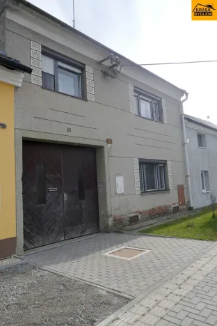 Prodej podílu 1/4 rodinného domu, Huzová, 75 m2