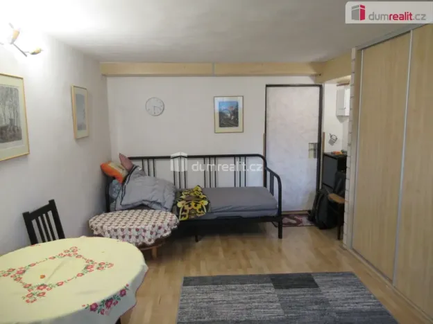 Pronájem bytu 1+kk, Zbuzany, V Zahradě, 22 m2