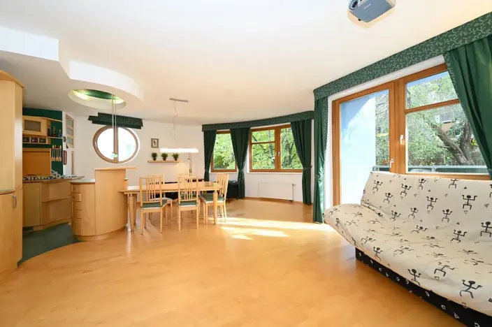 Pronájem bytu 3+kk, Praha - Žižkov, Jeseniova, 99 m2