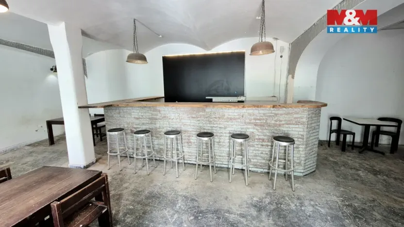 Pronájem obchodního prostoru, Kladno, T. G. Masaryka, 157 m2
