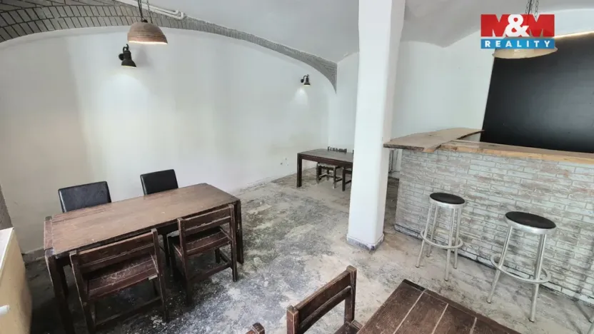 Pronájem obchodního prostoru, Kladno, T. G. Masaryka, 157 m2