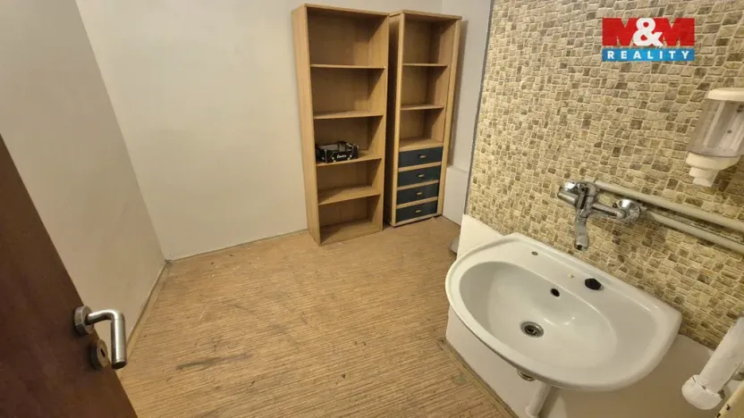 Pronájem obchodního prostoru, Kladno, T. G. Masaryka, 157 m2