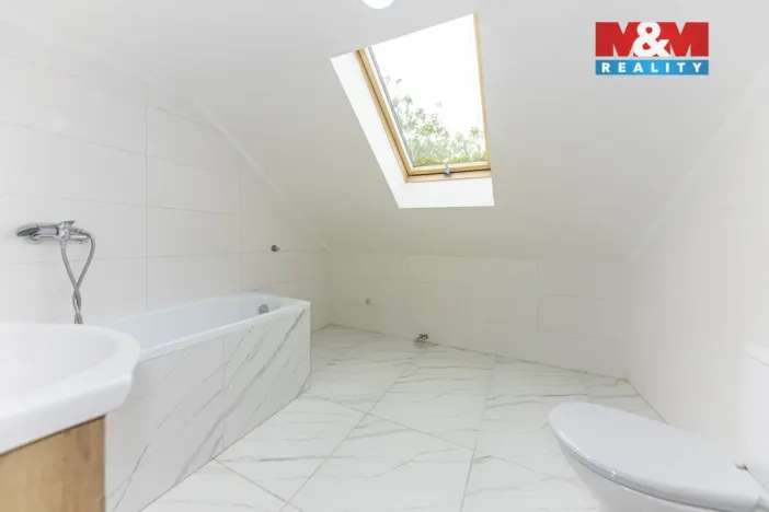 Pronájem rodinného domu, Velim, třída Krále Jiřího, 280 m2