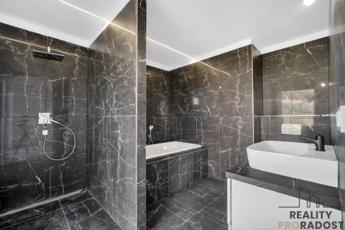 Prodej bytu 5+kk, Dobšice, 224 m2