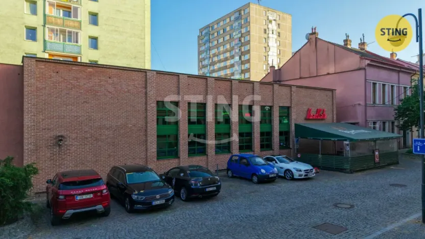 Pronájem restaurace, Pardubice, Hronovická, 240 m2