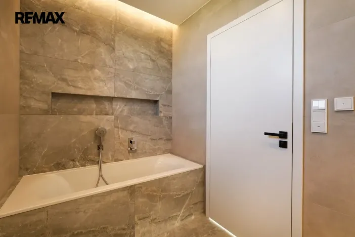 Prodej rodinného domu, Vestec, Čechova, 298 m2