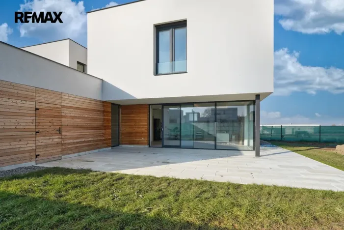 Prodej rodinného domu, Vestec, Čechova, 298 m2