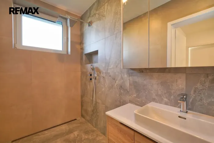 Prodej rodinného domu, Vestec, Čechova, 298 m2