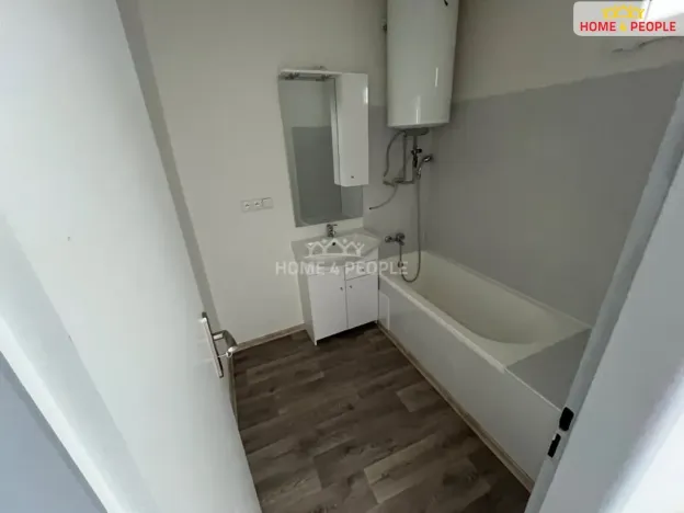 Pronájem bytu 2+1, Karlovy Vary - Stará Role, Závodu míru, 71 m2