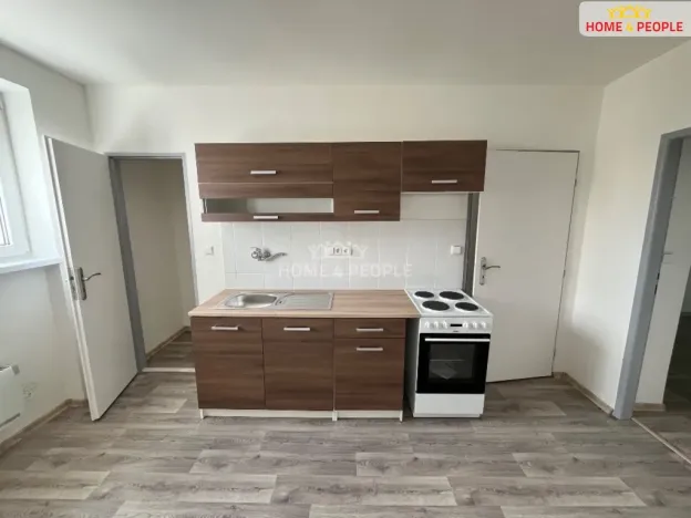 Pronájem bytu 2+1, Karlovy Vary - Stará Role, Závodu míru, 71 m2