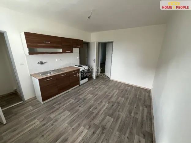 Pronájem bytu 2+1, Karlovy Vary - Stará Role, Závodu míru, 71 m2