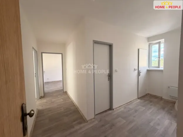 Pronájem bytu 2+1, Karlovy Vary - Stará Role, Závodu míru, 71 m2