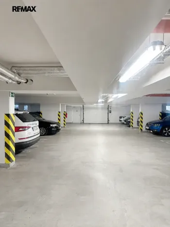 Pronájem garážového stání, Kladno, Jaroslava Holečka, 10 m2