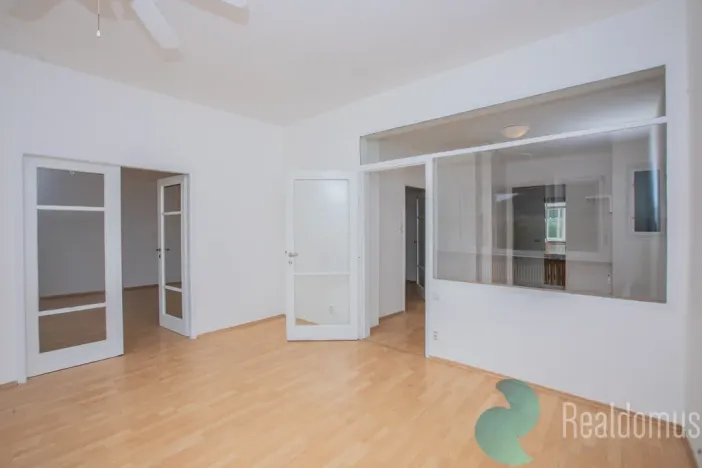 Pronájem bytu 4+1, Praha - Nové Město, Masarykovo nábřeží, 110 m2