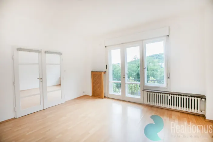 Pronájem bytu 4+1, Praha - Nové Město, Masarykovo nábřeží, 110 m2