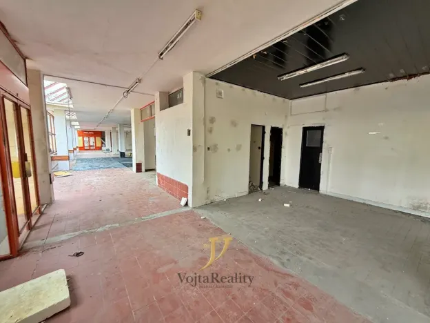 Prodej obchodního prostoru, Bruntál, Jesenická, 2199 m2