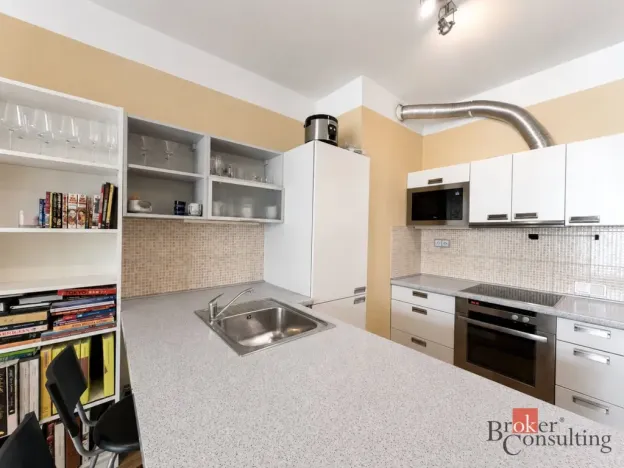 Pronájem bytu 2+kk, Praha - Karlín, Rohanské nábřeží, 57 m2