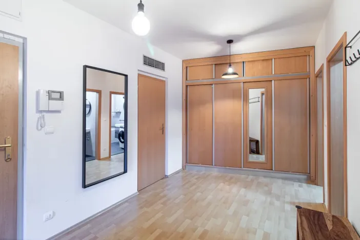 Pronájem bytu 2+kk, Praha - Břevnov, Patočkova, 65 m2